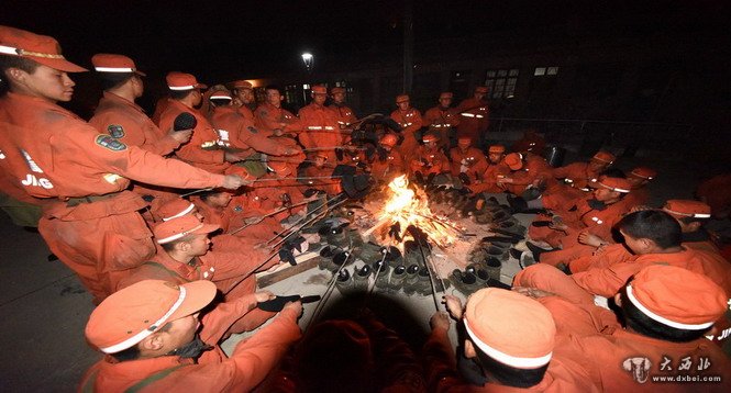 武警甘肃森林 坚守了七天八夜的防线