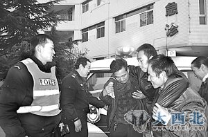 河北交警为急病患者开“绿色通道”