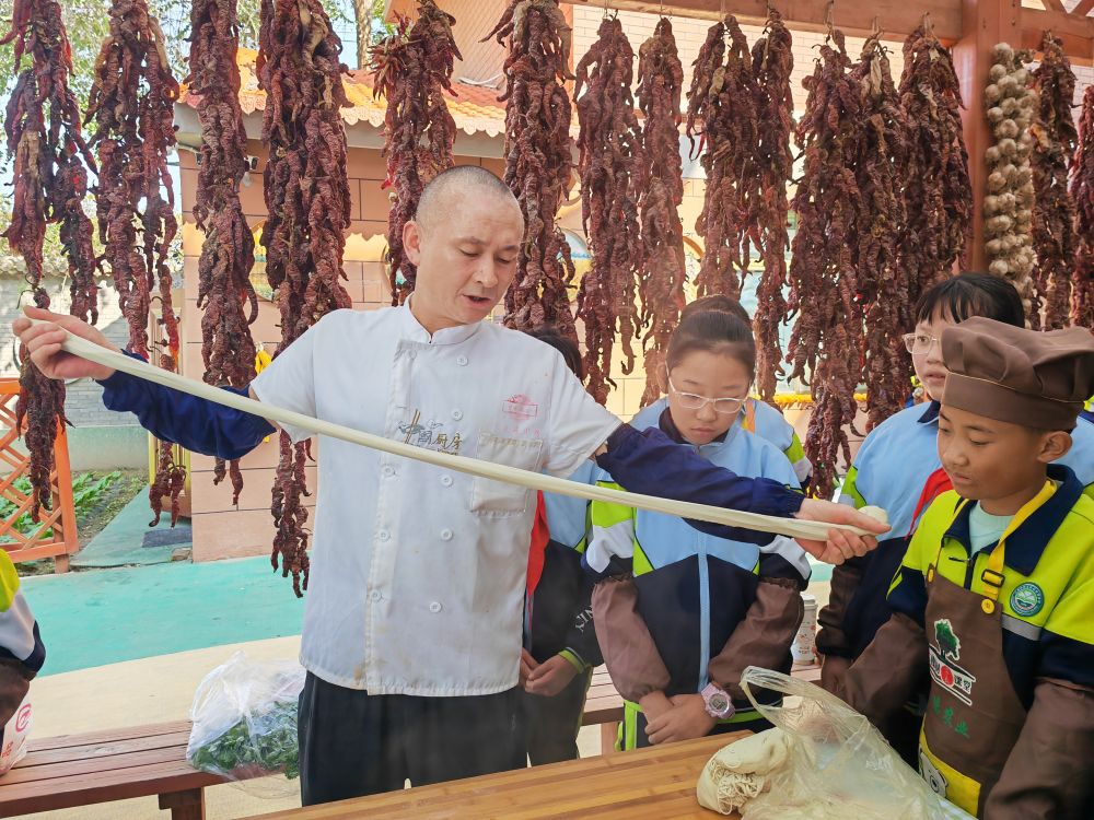 兰州牛肉面进课堂让学